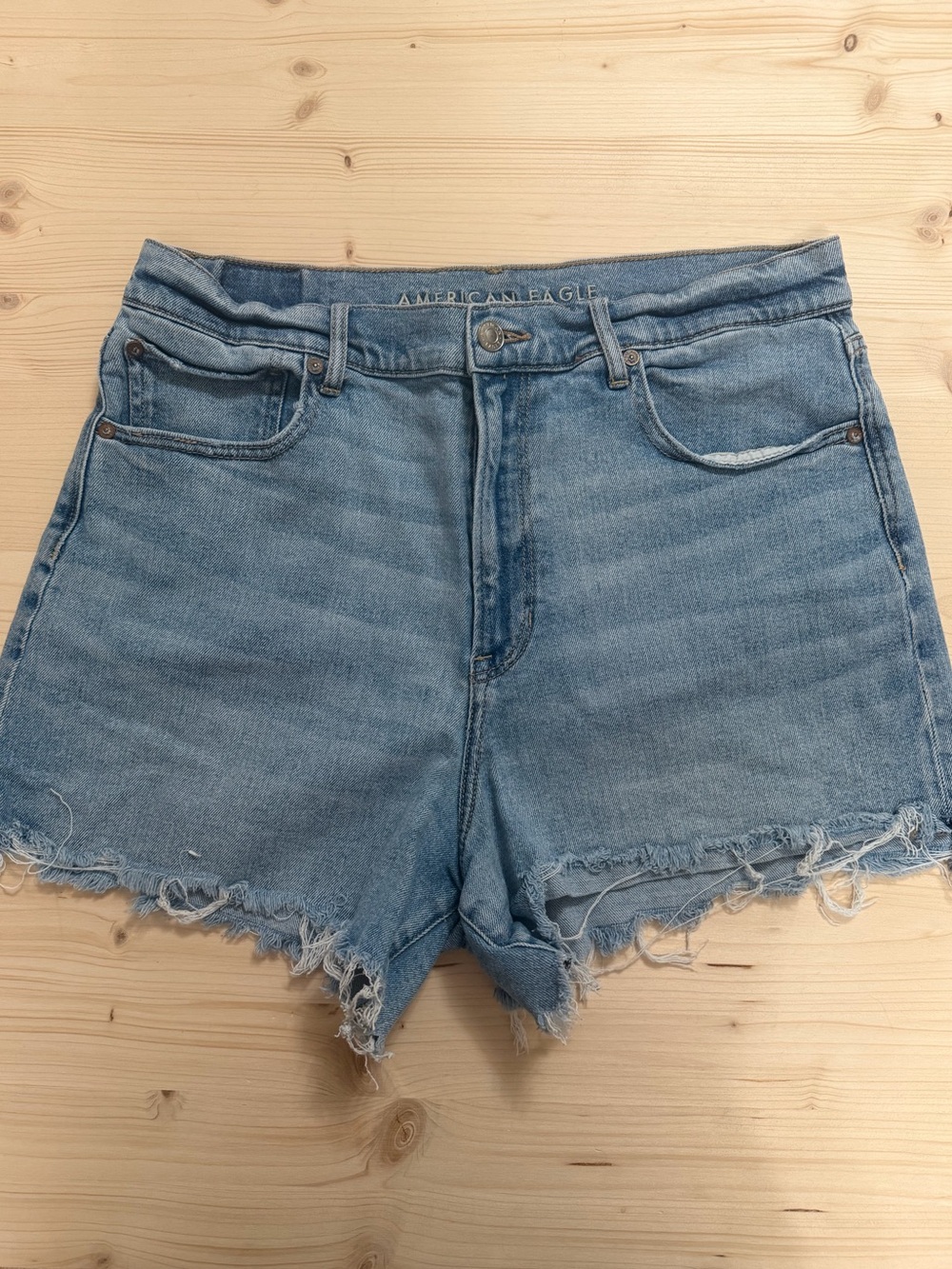 American Eagle Outfitters Light Wash Denim Frayed Hem Shorts